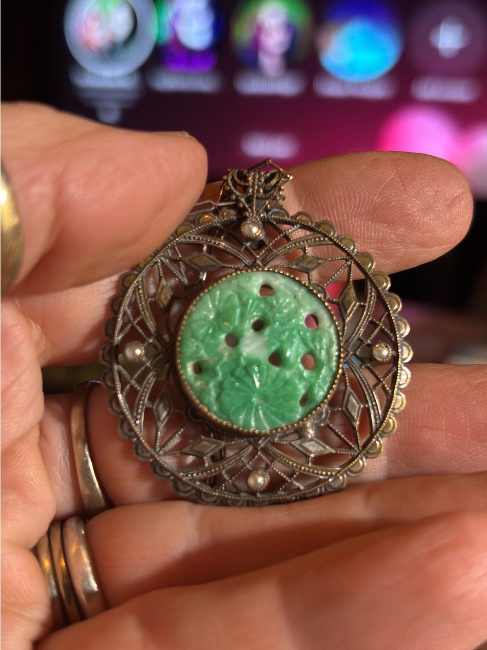Vintage Green Carved Jade-Style Filigree Pendant Necklace